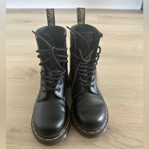 Dr martens boots size 5